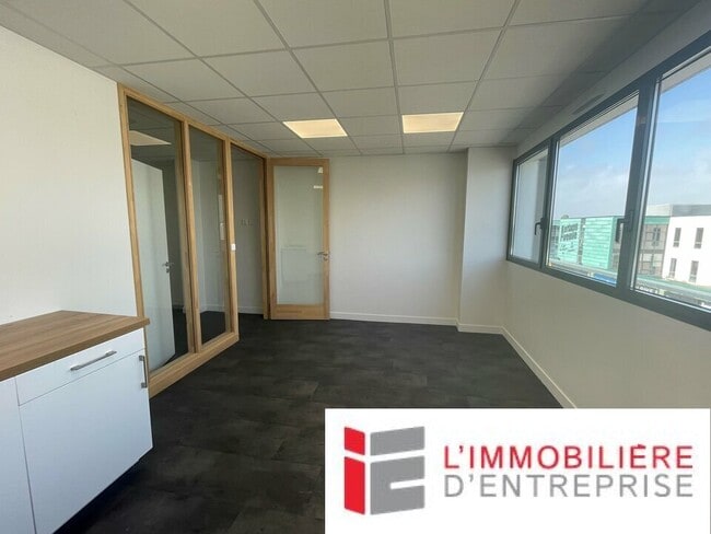 Plus de détails pour Bureau à louer