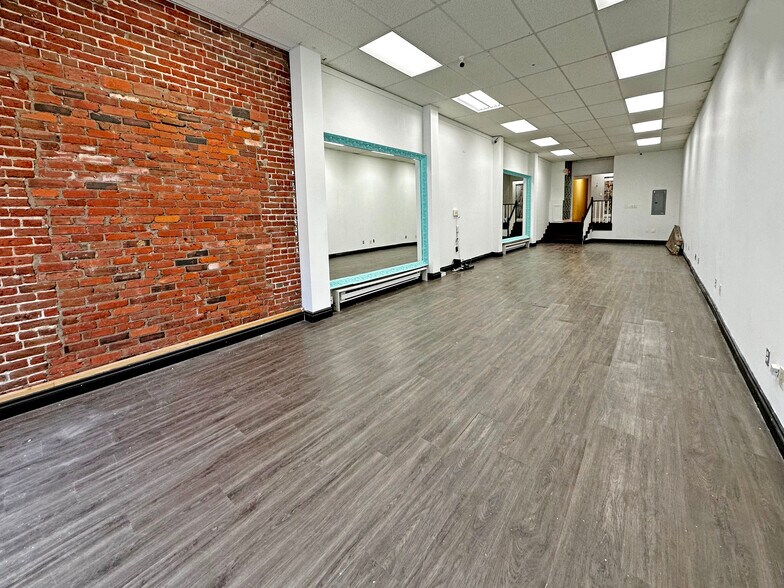 432-434 W Hastings St, Vancouver, BC à louer - Photo de l’immeuble – Image 3 sur 6