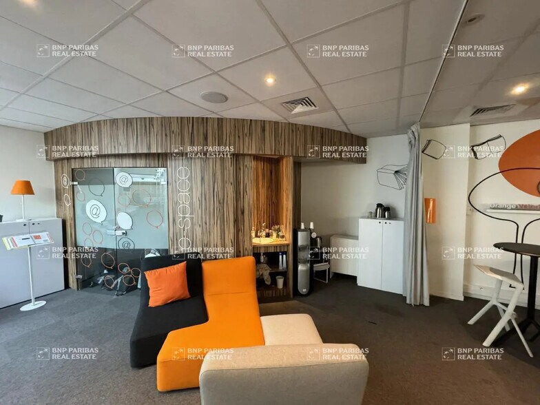 Bureau dans Marseille à louer - Photo de l’immeuble – Image 3 sur 13
