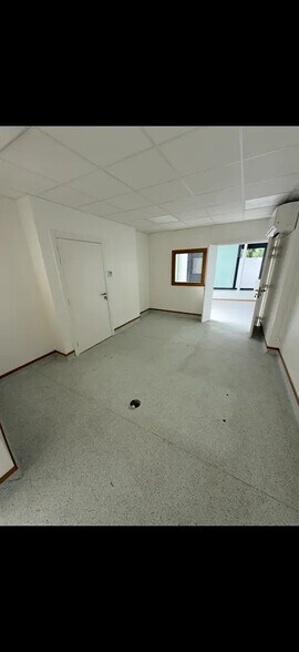 Local commercial dans Paris à louer - Photo intérieure – Image 2 sur 5