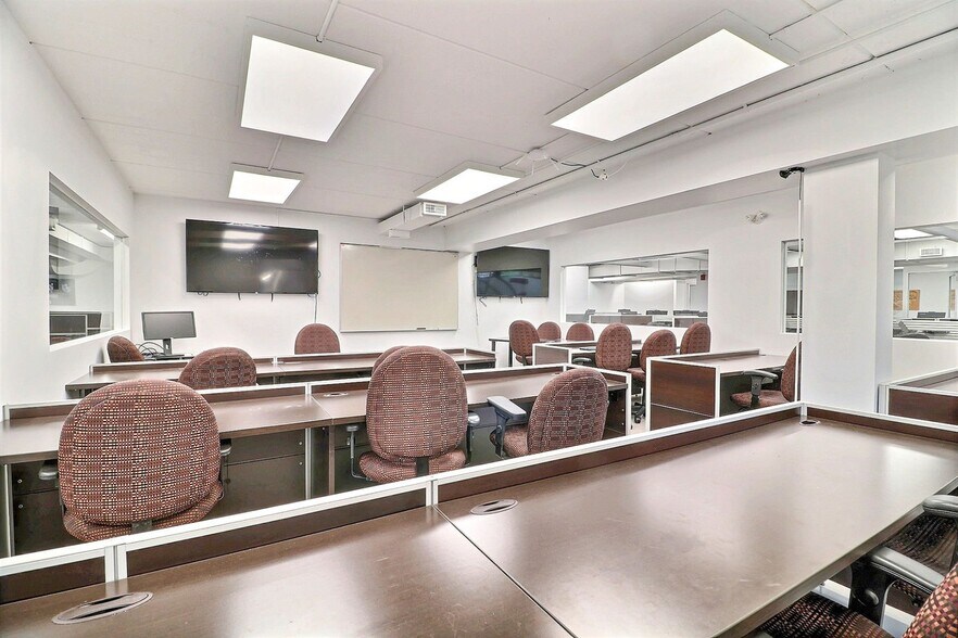 2078-2082 Rue Sainte-Hélène, Longueuil, QC à louer - Photo intérieure – Image 3 sur 9