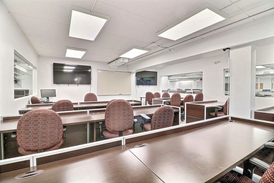 2080 Rue Sainte-Hélène, Longueuil, QC à louer - Photo intérieure – Image 3 sur 9
