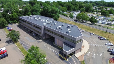 500 E Main St, Branford, CT à louer Photo intérieure– Image 2 sur 5