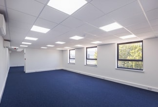 Swallowfield Way, Hayes à louer Photo intérieure– Image 2 sur 3