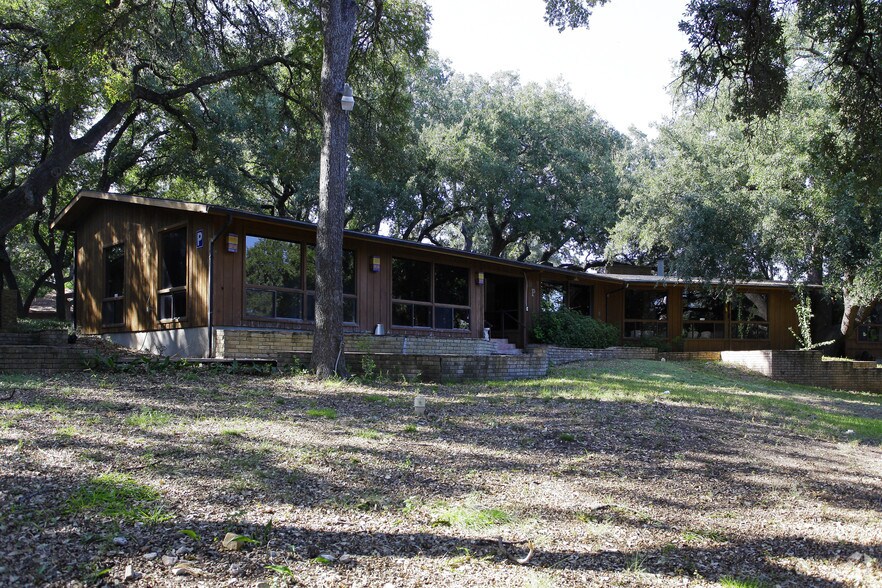 8607 Wurzbach Rd, San Antonio, TX à vendre - Photo principale – Image 1 sur 2