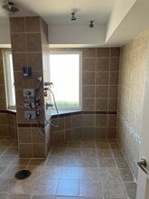 4450 Westbrook Dr, Aurora, IL à louer Photo intérieure– Image 1 sur 1