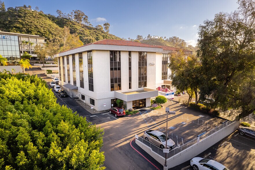 2615 Camino del Rio S, San Diego, CA à louer - Photo de l’immeuble – Image 1 sur 19