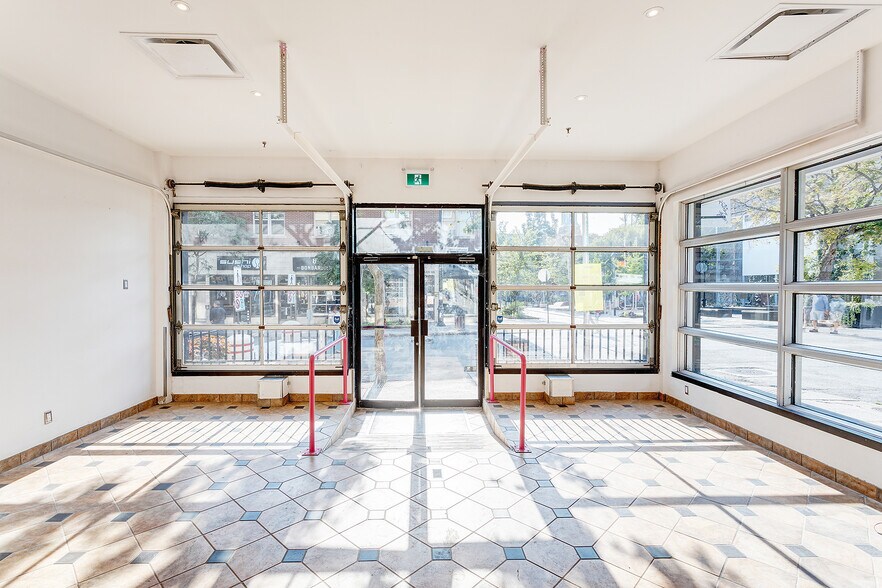 1351 Rue Sainte-Catherine E, Montréal, QC à vendre - Photo intérieure – Image 2 sur 10