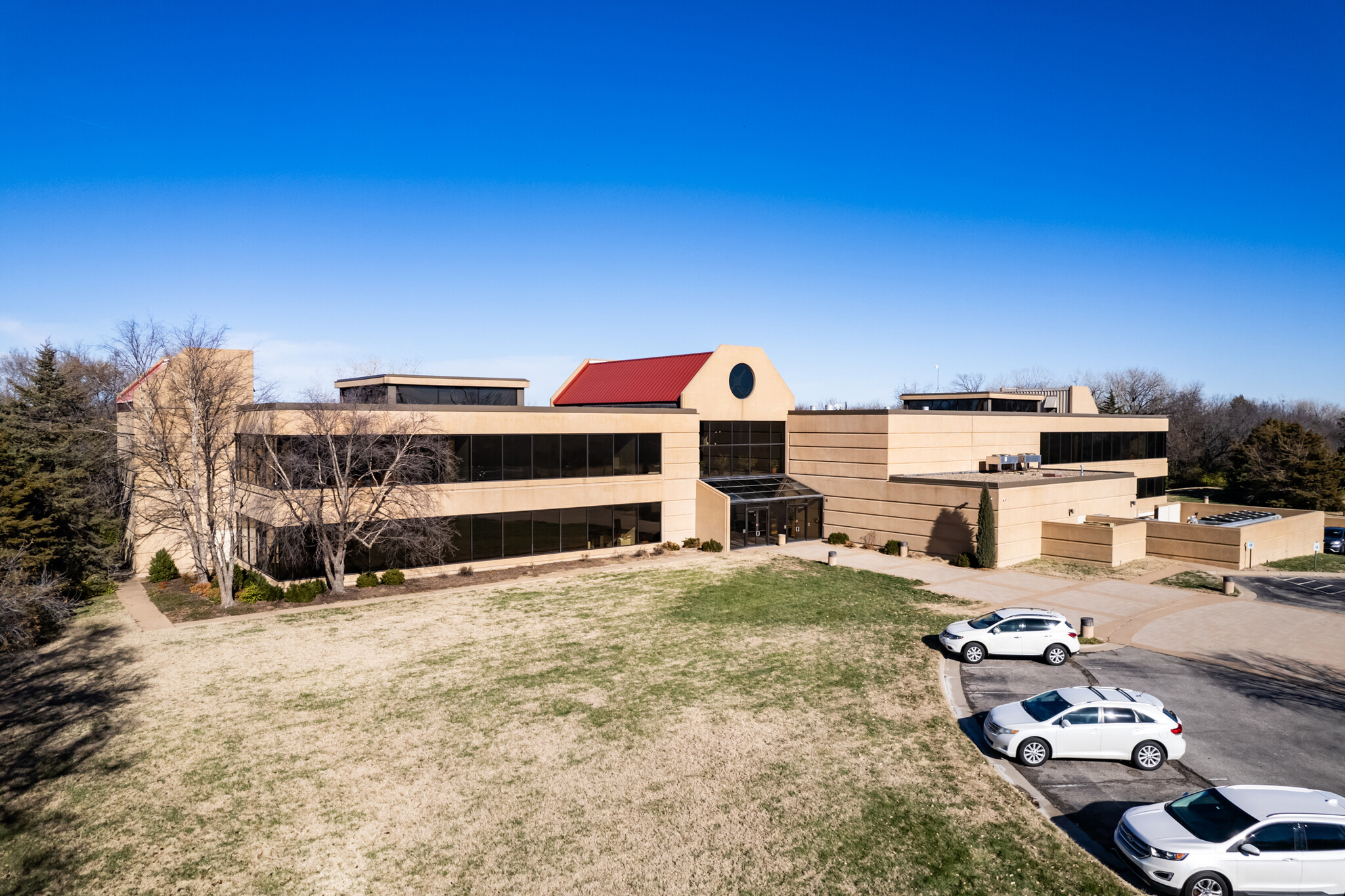 5000 E 29th St, Wichita, KS à louer Photo de l’immeuble– Image 1 sur 54