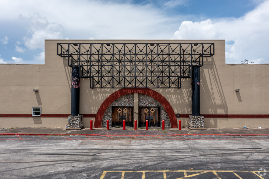 9960 Kleckley Dr, Houston, TX à louer - Photo de l’immeuble – Image 2 sur 6