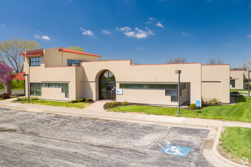 1337 S Fountain Dr, Olathe, KS à vendre - Photo de l’immeuble – Image 3 sur 5