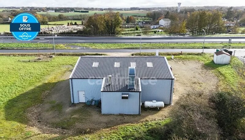 Local d'activités dans Chaunay à vendre Photo de l’immeuble– Image 1 sur 4