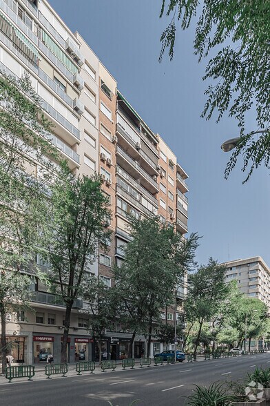 Calle del Poeta Joan Maragall, 15, Madrid, Madrid à louer - Photo de l’immeuble – Image 2 sur 2