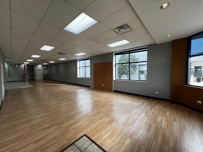 1504 Essington Rd, Joliet, IL à louer - Photo intérieure – Image 2 sur 25