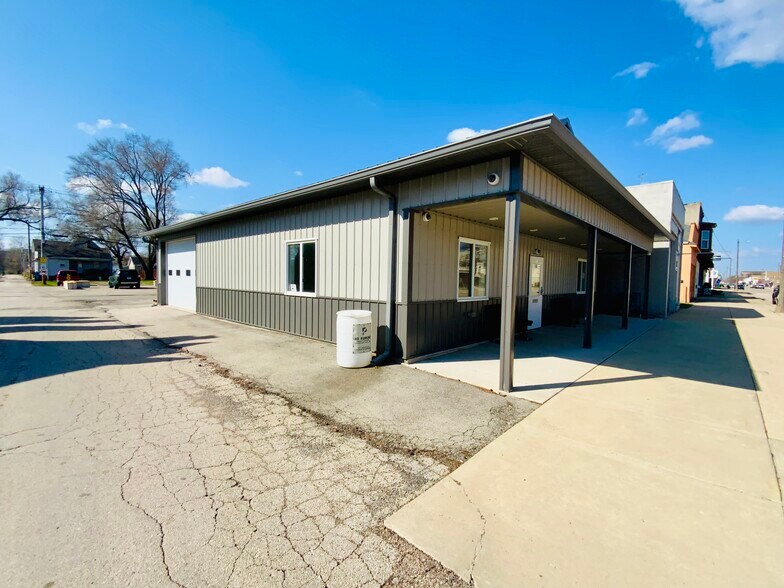 323 E Walnut St, Oglesby, IL à vendre - Photo de l’immeuble – Image 3 sur 18