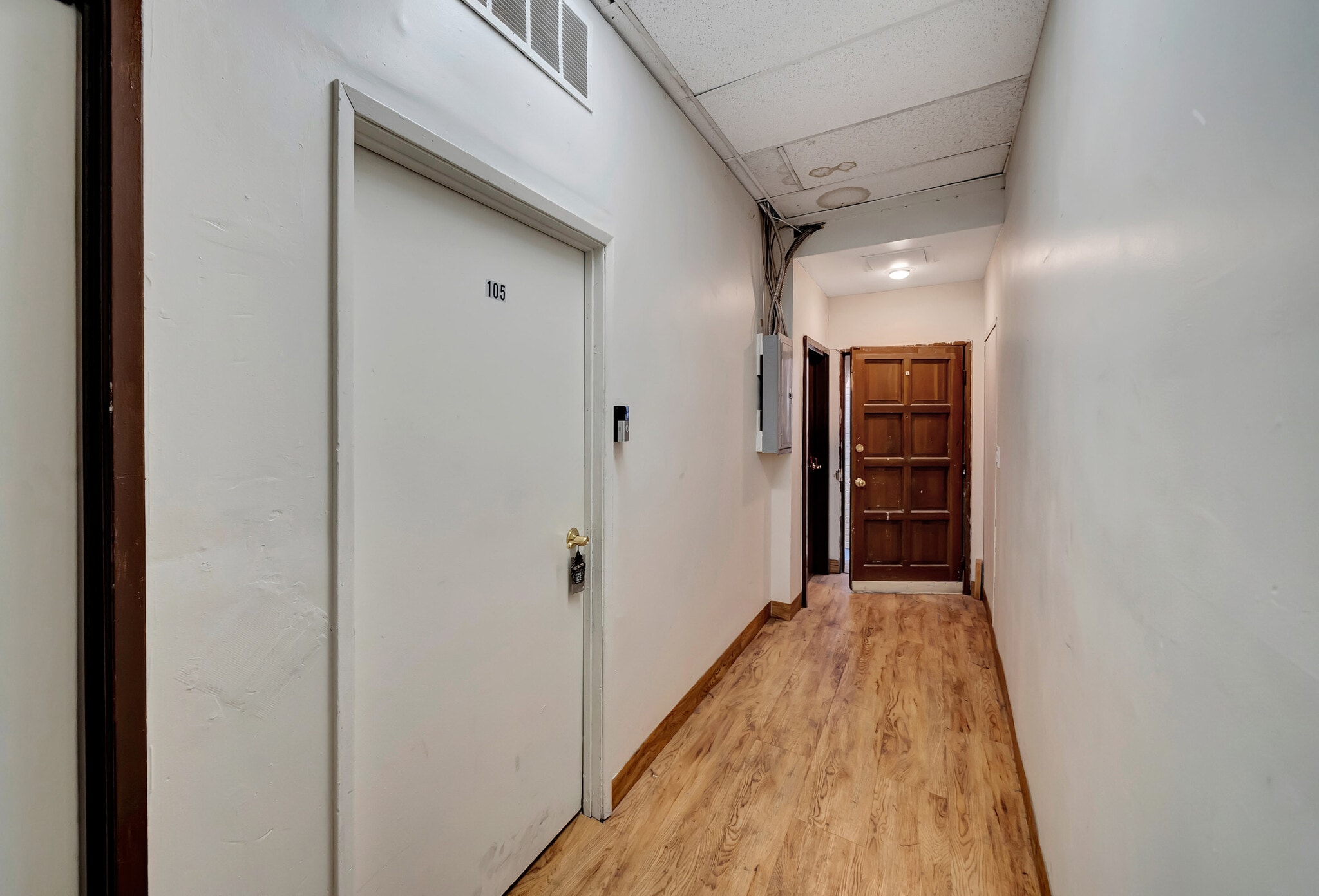 14526 Haynes St, Van Nuys, CA à louer Photo de l’immeuble– Image 1 sur 8