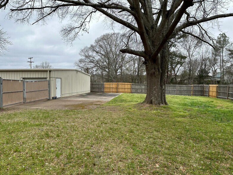 716 W Georgetown St, Crystal Springs, MS à louer - Photo de l’immeuble – Image 3 sur 5