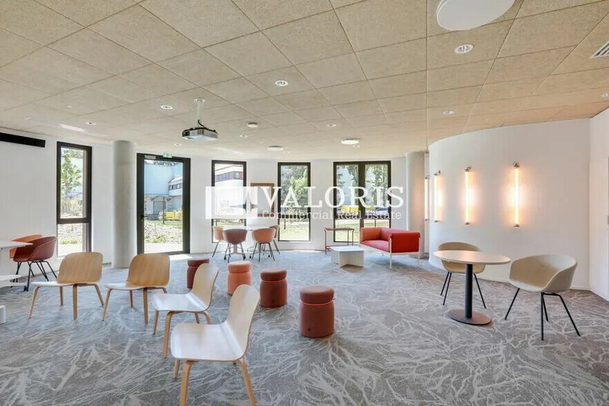 115 Rue Sans Souci, Limonest à louer - Photo de l’immeuble – Image 1 sur 15