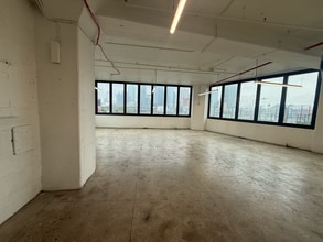33-02 Skillman Ave, Long Island City, NY à louer Photo intérieure– Image 2 sur 6