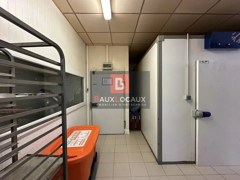 Local commercial dans Avignon à louer - Photo de l’immeuble – Image 3 sur 6