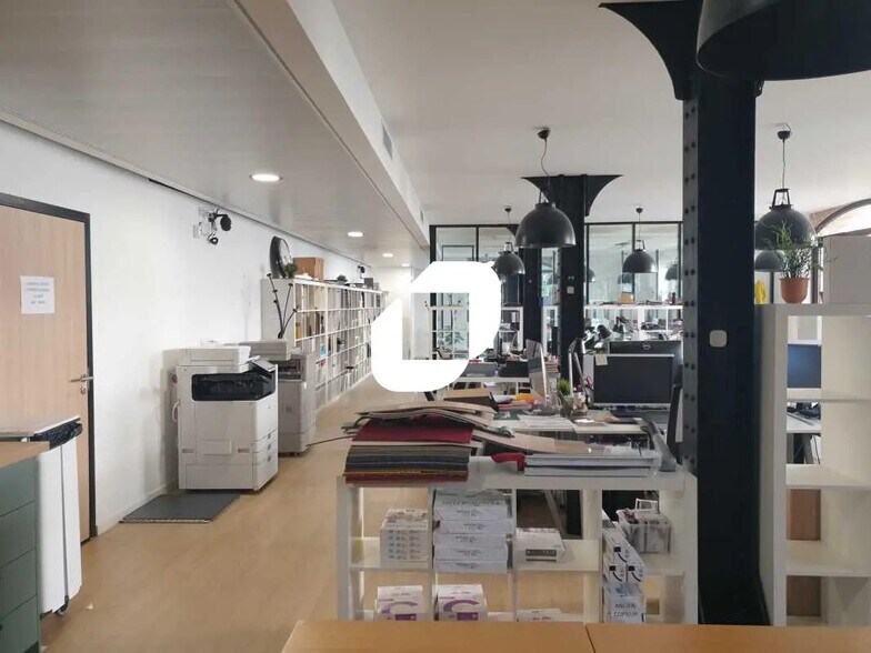 Bureau dans Ivry-sur-Seine à louer - Photo de l’immeuble – Image 2 sur 10