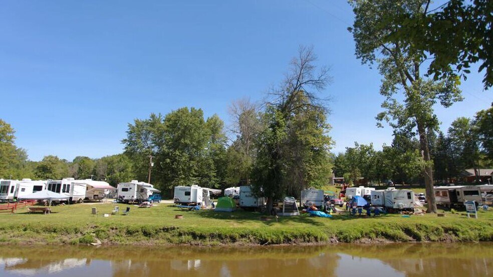 334 S Melita Rd, Sterling, MI à vendre - Photo de l’immeuble – Image 3 sur 7