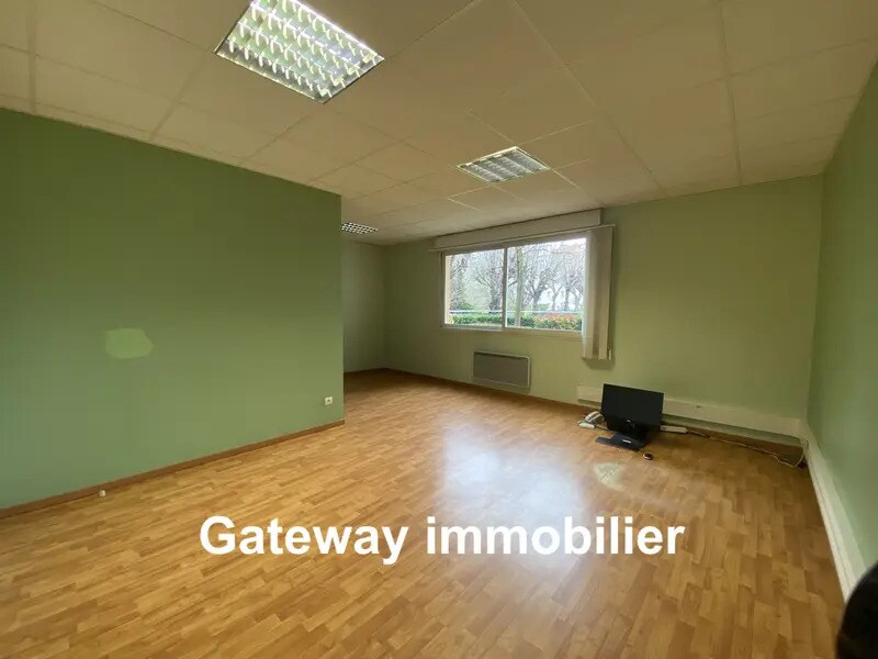 Bureau dans Clermont-Ferrand à vendre Photo de l’immeuble– Image 1 sur 12