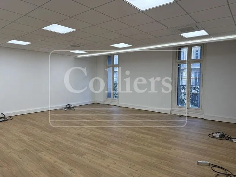 34 Rue De La Republique, Marseille à louer - Photo de l’immeuble – Image 1 sur 3