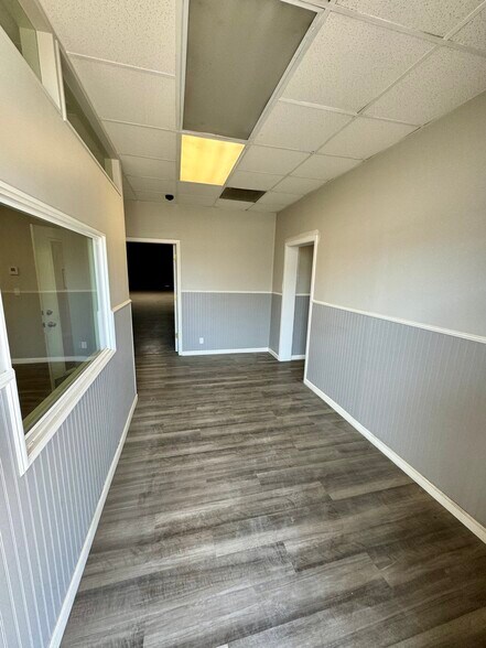 1550 Gilbreth Rd, Burlingame, CA à louer - Photo de l’immeuble – Image 3 sur 15