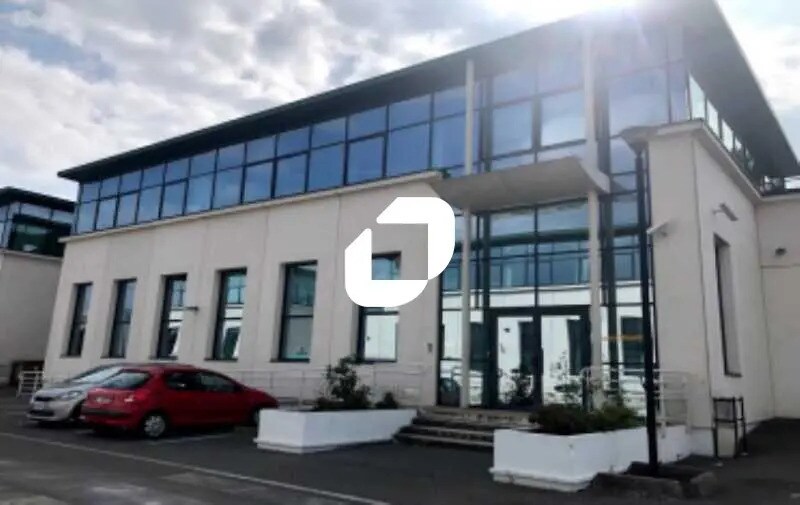 Bureau dans Villeneuve-la-Garenne à louer - Photo de l’immeuble – Image 2 sur 7
