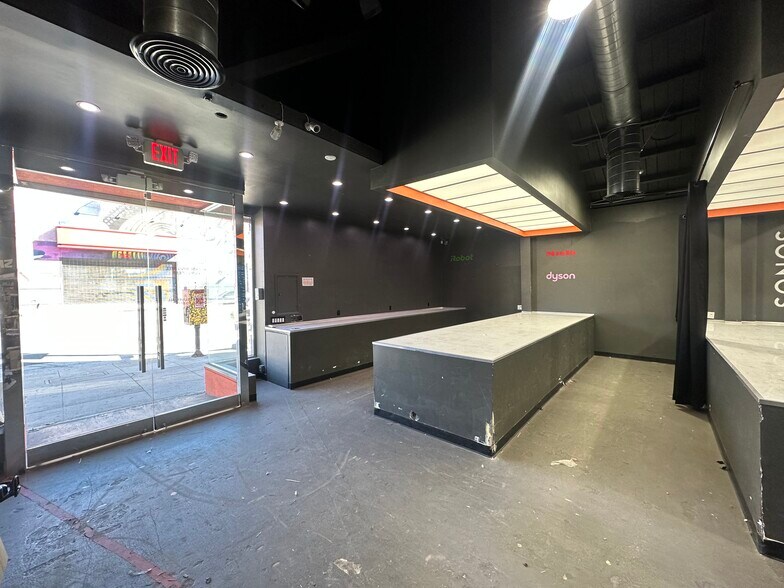 7402 W Sunset Blvd, Los Angeles, CA à louer - Photo de l’immeuble – Image 3 sur 8
