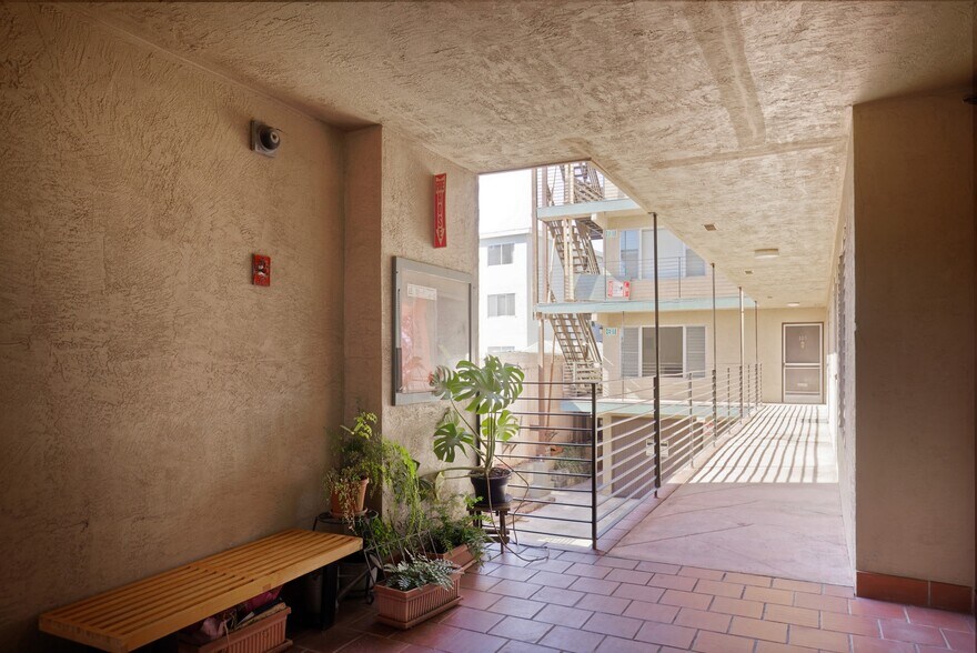 407 Vernon St, Oakland, CA à vendre - Photo de l’immeuble – Image 2 sur 32