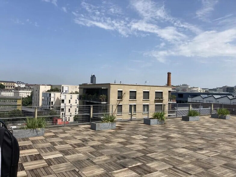 Bureau dans Nantes à louer - Photo de l’immeuble – Image 2 sur 10