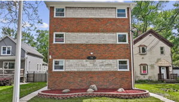 18 E 137th St, Riverdale, IL à vendre - Photo de l’immeuble – Image 1 sur 12