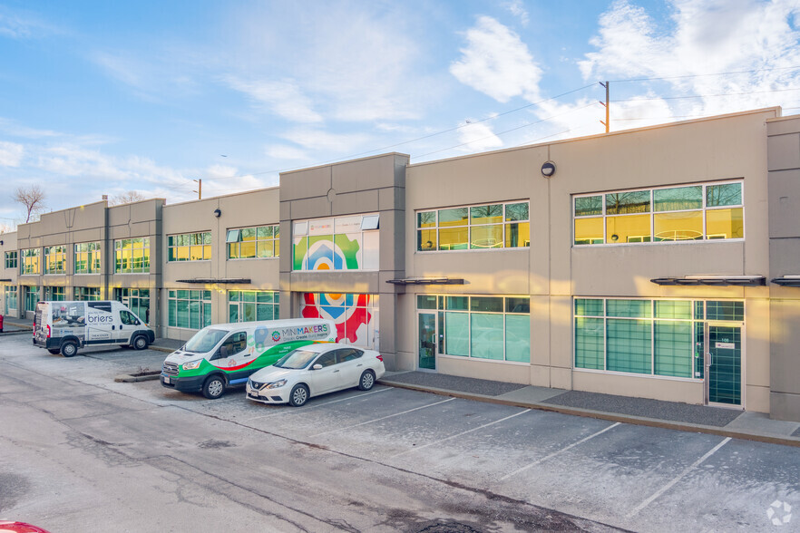 408 E Kent Ave South, Vancouver, BC à louer - Photo de l’immeuble – Image 3 sur 3