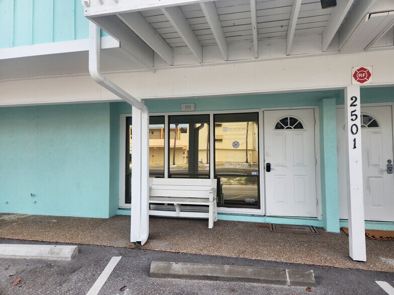 2501 Gulf Dr N, Bradenton Beach, Bradenton Beach, FL à vendre - Photo de l’immeuble – Image 2 sur 7