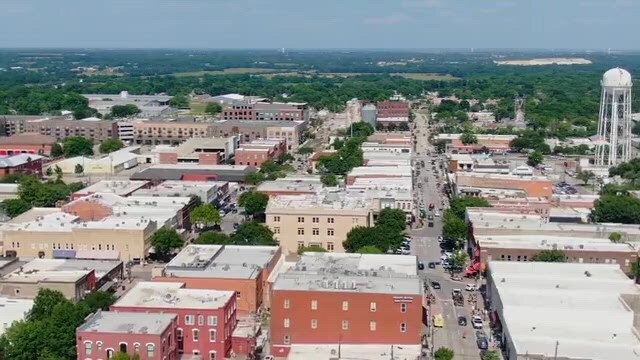 101 W Louisiana St, McKinney, TX à louer - Vidéo sur l’annonce professionnelle – Image 2 sur 69