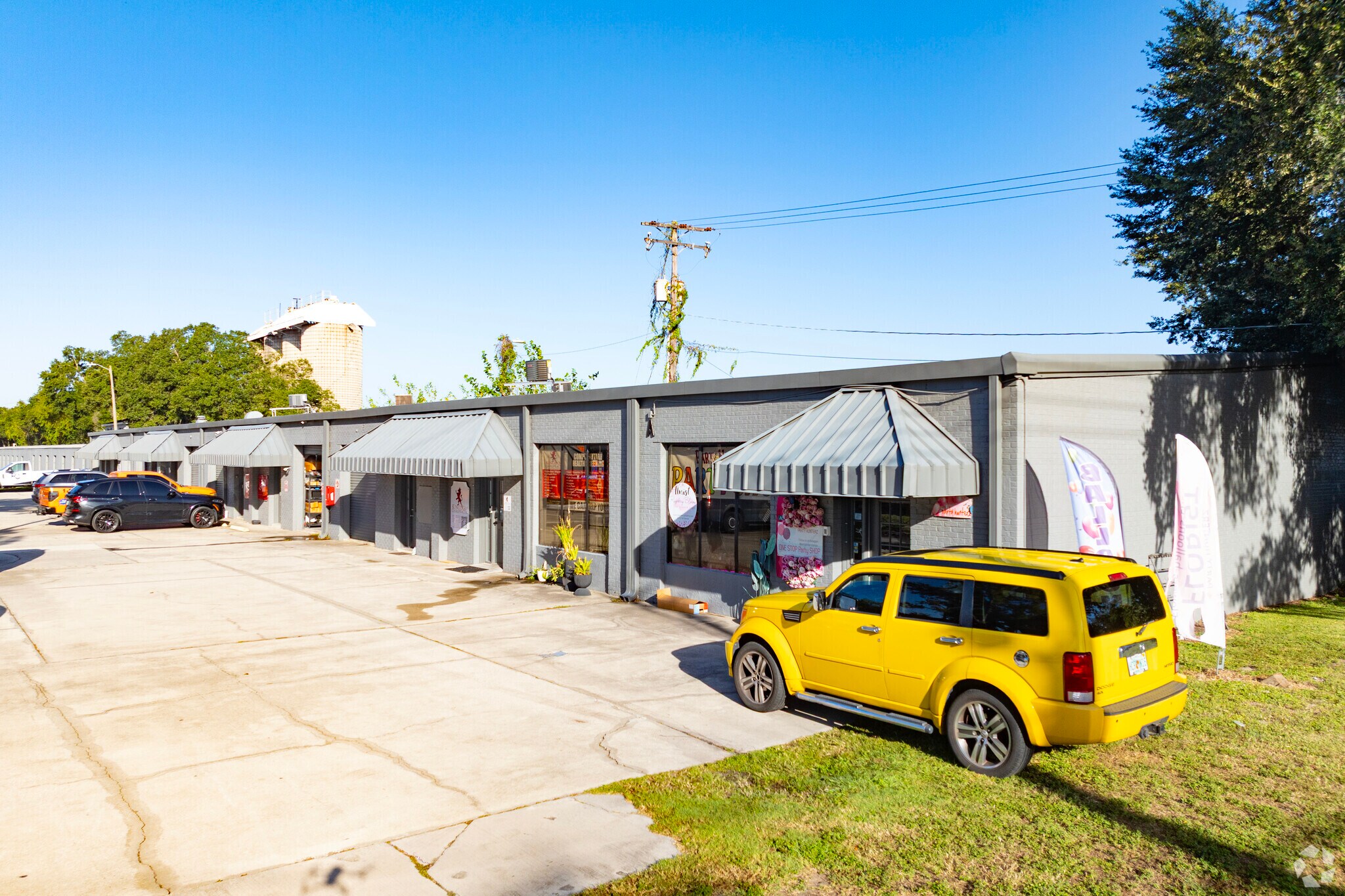 501 S Falkenburg Rd, Tampa, FL à louer Photo principale– Image 1 sur 23