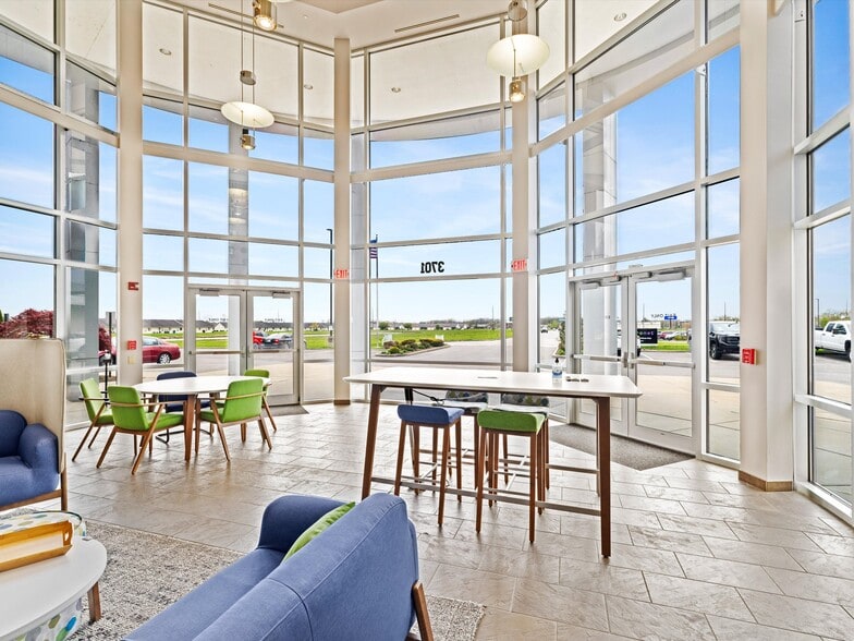 3701 Communications Way, Evansville, IN à louer - Photo intérieure – Image 3 sur 24