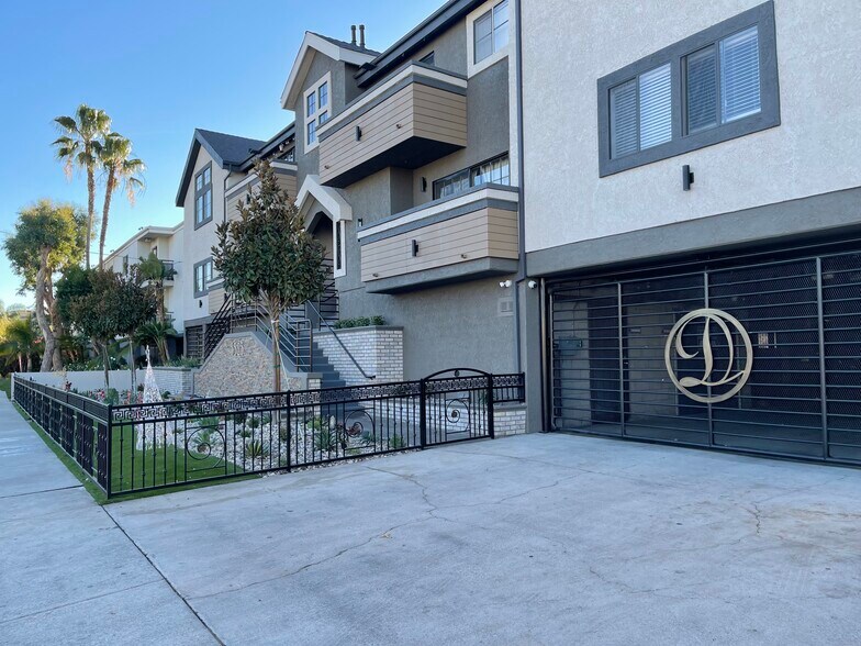 5325 Denny Ave, North Hollywood, CA à vendre - Photo de l’immeuble – Image 2 sur 41
