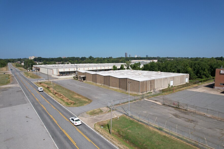 2000 E Roosevelt Rd, Little Rock, AR à vendre - Photo de l’immeuble – Image 3 sur 12