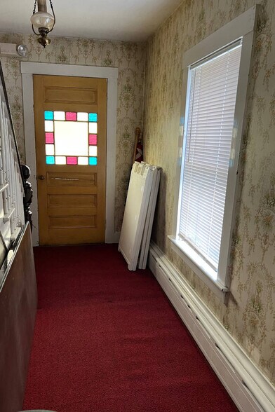 232 Winchester St, Keene, NH à vendre - Photo intérieure – Image 2 sur 8