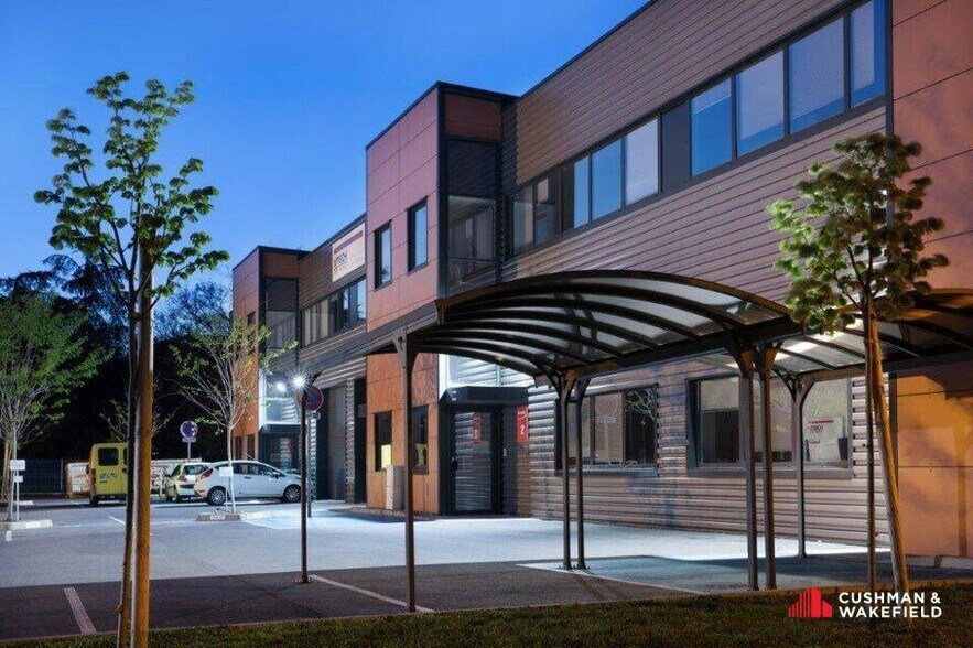 Local d’activités dans Colomiers à louer - Photo de l’immeuble – Image 2 sur 13