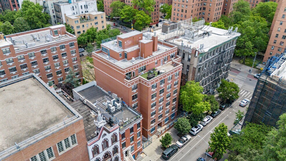 353 E Fourth St, New York, NY à vendre - Photo de l’immeuble – Image 3 sur 27