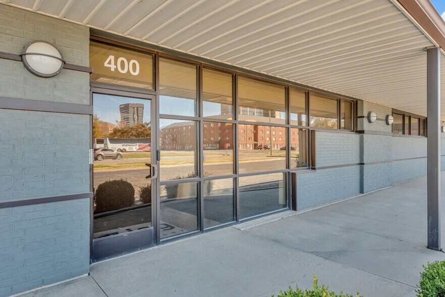 400 SE Jefferson St, Topeka, KS à vendre - Photo de l’immeuble – Image 2 sur 78