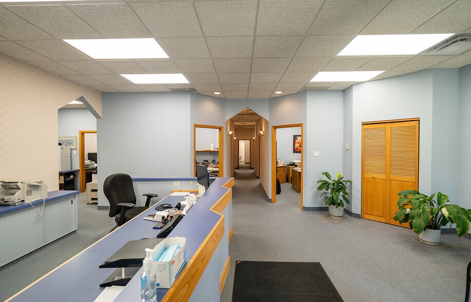 3317 Roblin Blvd, Winnipeg, MB à vendre - Photo de l’immeuble – Image 3 sur 8
