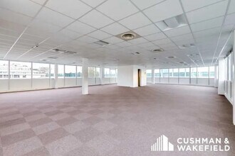 22 Quai Du President Carnot, Saint-Cloud à louer Photo de l’immeuble– Image 2 sur 4