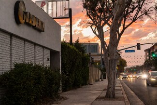 Plus de détails pour 7066 Santa Monica Blvd, West Hollywood, CA - Local commercial à louer