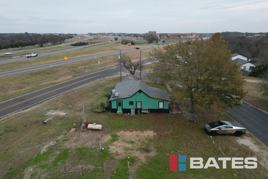 653 Sardis St, Midlothian, TX à louer - Photo de l’immeuble – Image 2 sur 9