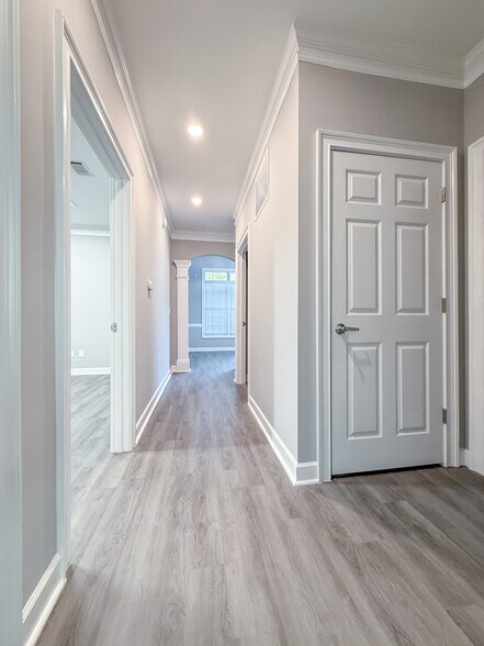 1701-1704 Macy Dr, Roswell, GA à louer - Photo de l’immeuble – Image 3 sur 19